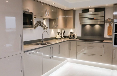 Hele Cottage | 1 ARLINGTON VILLAS, family friendly, with a garden in Ilfracombe