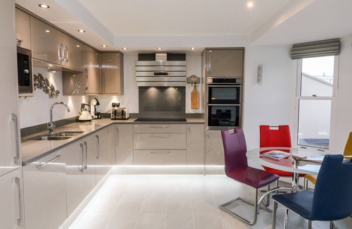 Hele Cottage | 1 ARLINGTON VILLAS, family friendly, with a garden in Ilfracombe