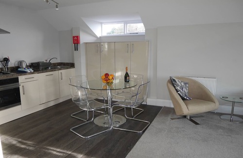 Torquay City Centre Cottage | 1 Astor House - stunning south facing uninterrupted sea views with balcony