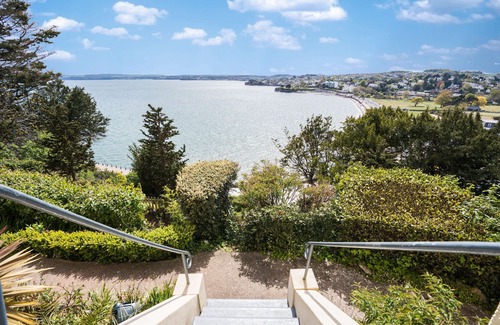 Torquay City Centre Cottage | 1 Astor House - stunning south facing uninterrupted sea views with balcony