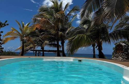 West End House | 1-bdm tropical beach paradise w/pool, hammocks, cabana, snorkeling, BBQ & more!