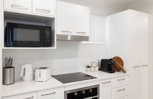 Rocklea Apartment | 1 Bdr Apt! GST Credits! Kitchen! Parking! 231AF1
