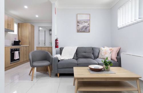 Rocklea Apartment | 1 Bdr Apt! GST Credits! Kitchen! Parking! 339F1