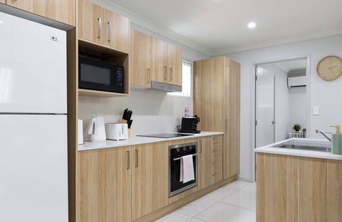 Rocklea Apartment | 1 Bdr Apt! GST Credits! Kitchen! Parking! 339F1
