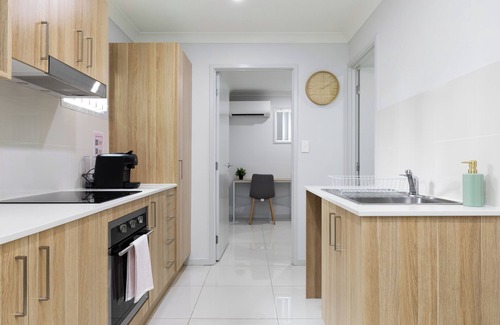 Rocklea Apartment | 1 Bdr Apt! GST Credits! Kitchen! Parking! 339F1