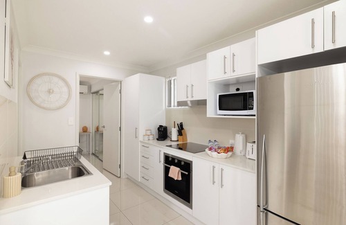 Rocklea Apartment | 1 Bdr Apt! GST Credits! Kitchen! Parking! 131AF1