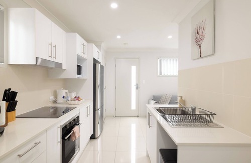 Rocklea Apartment | 1 Bdr Apt! GST Credits! Kitchen! Parking! 131AF1