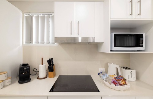 Rocklea Apartment | 1 Bdr Apt! GST Credits! Kitchen! Parking! 131AF1