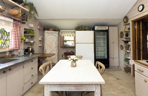 San Jose House | 1 bdr Cabin with ensuite 🌳 🛖 🏠/Animal Sanctuary & Ranch 🦚 🤠