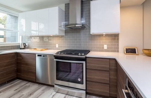 South Central Apartment | 1 BED 1 BATH Executive suite.