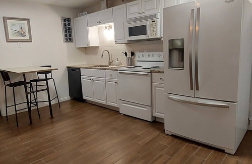 Largo Apartment | 1 BED 1BATH 3 MIN. TO THE BEACH