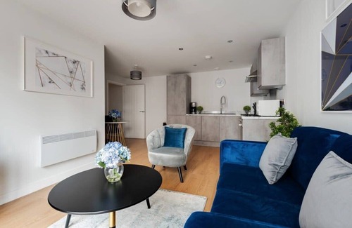 Leeds Apartment | 1 Bed Apartment in a Converted Mill With Parking