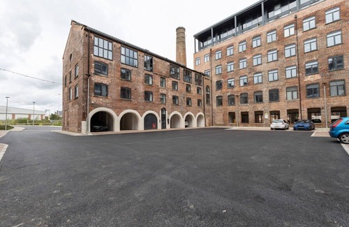 Leeds Apartment | 1 Bed Apartment in a Converted Mill With Parking