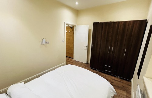 Ealing Apartment | 1-Bed Apartment in Ealing - 2mins from station