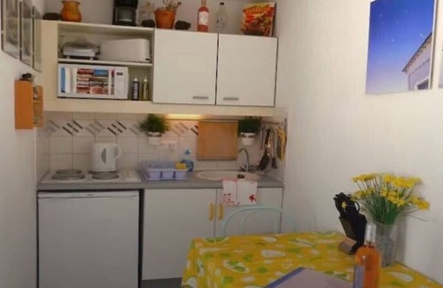 Theoule-Superieur Apartment | 1 bed apt, shared pool, FREE wifi, in a small complex, mountain and sea views.