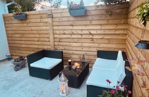 Grangend House | 1-Bed Cosy Cottage near Emerald Park - Sleeps 5