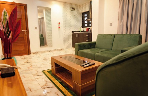 Lekki Phase 1 House | 1-Bed Flat - Lekki Phase 1 - Pool - Spa - Balcony