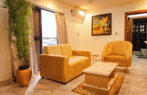 Lekki Phase 1 House | 1-Bed Flat - Lekki Phase 1 - Pool - Spa - Balcony