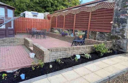 Auchengray House | 1 Bed House - Central, Free Parking, Wifi