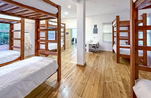 Crawfish Rock Hotel | 1 Bed in a Shared Room in Beta Hostel (2)