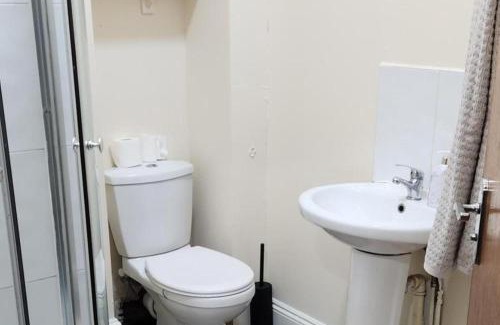 Wolverhampton Apartment | 1 Bed - Sleeps 4 - Wolverhampton City Centre