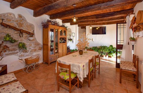 Montebuono House | 1 bedroom accommodation in Montebuono