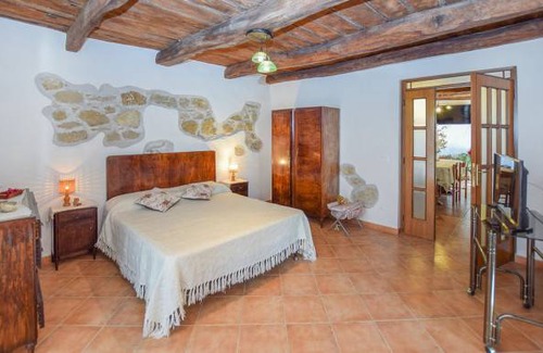Montebuono House | 1 bedroom accommodation in Montebuono