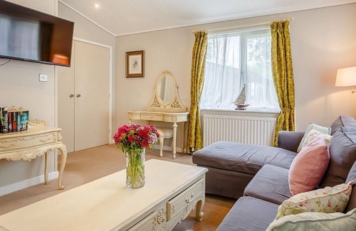 Churchill Cabin | 1 bedroom accommodation in Cotswolds