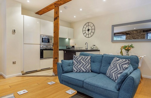 Dartmouth Apartment | 1 bedroom accommodation in Dartmouth