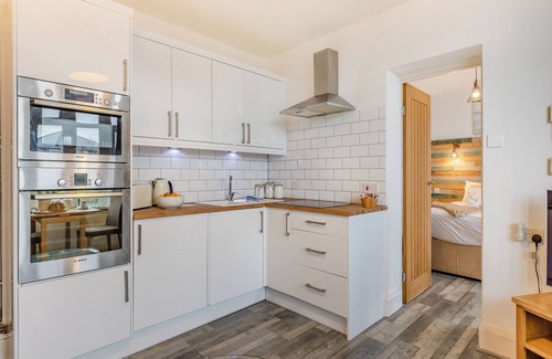 Paignton Cabin | 1 bedroom accommodation in Goodrington, near Paignton