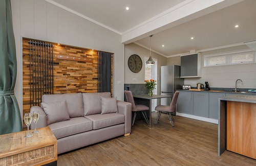 Cheddar Ski Chalet | 1 bedroom accommodation in Cheddar