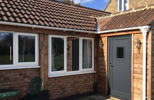 Dursley Cottage | 1 bedroom accommodation in Cambridge, near Lower Cam