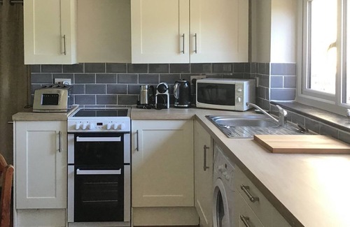 Dursley Cottage | 1 bedroom accommodation in Cambridge, near Lower Cam