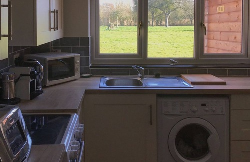 Dursley Cottage | 1 bedroom accommodation in Cambridge, near Lower Cam