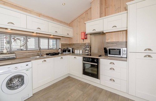 Honiton Cabin | 1 bedroom accommodation in Honiton