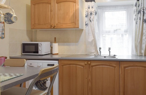 Cross Hands Cottage | 1 bedroom accommodation in Cross Hands, near Carmarthen