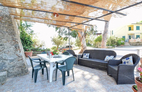 Santa Maria del Mare Torrazzo House | 1 bedroom accommodation in Stalettì