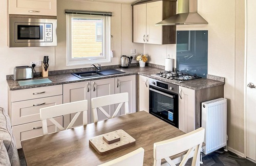 Tunstall Ski Chalet | 1 bedroom accommodation in Tunstall, Nr Hull