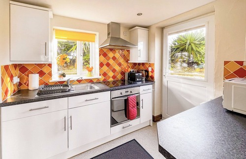 Redruth Cottage | 1 bedroom accommodation in Lanner, near Redruth