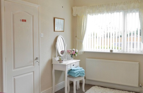 Bodelwyddan Cottage | 1 bedroom accommodation in Bodelwyddan, near Rhyl