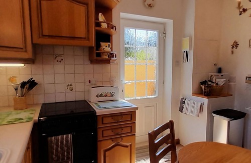 New Forest District Cottage | 1 bedroom accommodation in Sway, near Lymington