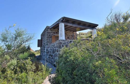 Ustica House | 1 bedroom accommodation in Ustica