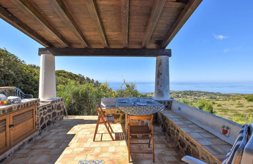 Ustica House | 1 bedroom accommodation in Ustica