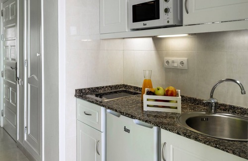 Corralejo Apartment | 1 Bedroom Apartment Pool View - Hesperia Bristol Playa