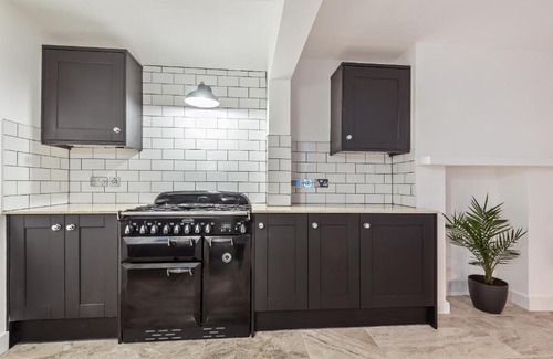 Brixton Hill Apartment | 1 Bedroom Apartment in Brixton