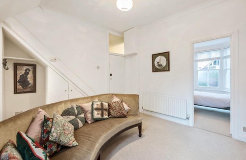 Brixton Hill Apartment | 1 Bedroom Apartment in Brixton