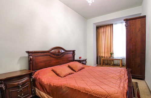Kentron Apartment | 1 Bedroom Apartment in Homey Residence