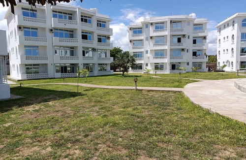 Malindi Apartment | 1-Bedroom Apartment with pool view, beach experien