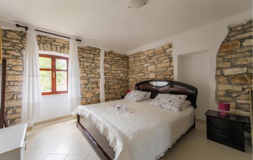 Bale House | 1 Bedroom Awesome Home In Bale