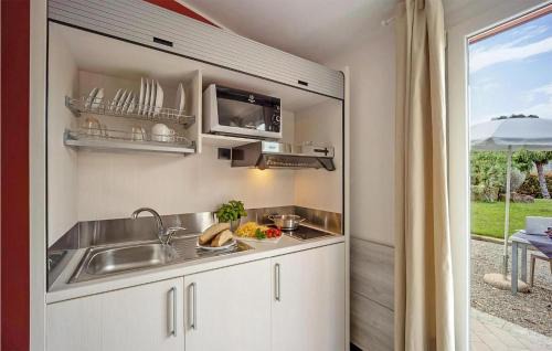 Poggi House | 1 Bedroom Beautiful Home In Imperia